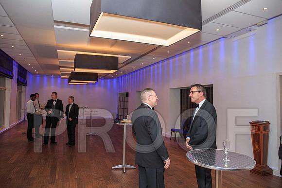 15_Glaziers Installation 054