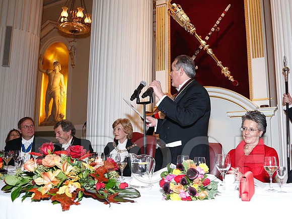 m_093G_995
